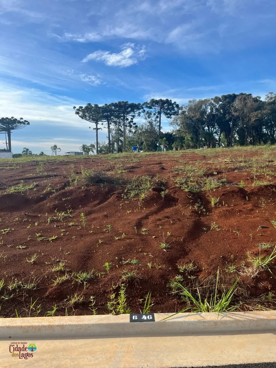 LOTE RESIDENCIAL - RESERVA DOS LAGOS
